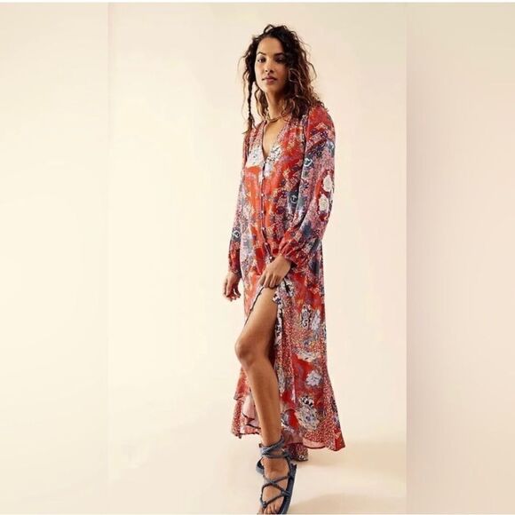Free People
Maris Printed Midi Dress
Size XS, S NWT
Retail $168
100% Viscose - Picture 2 of 8